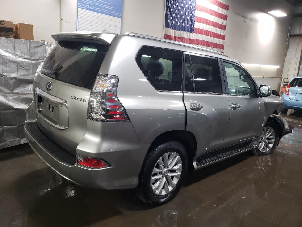2022 Lexus GX - Image 3