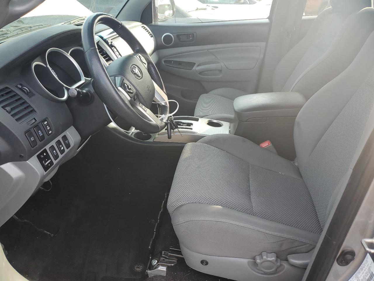 2014 Toyota Tacoma - Image 7