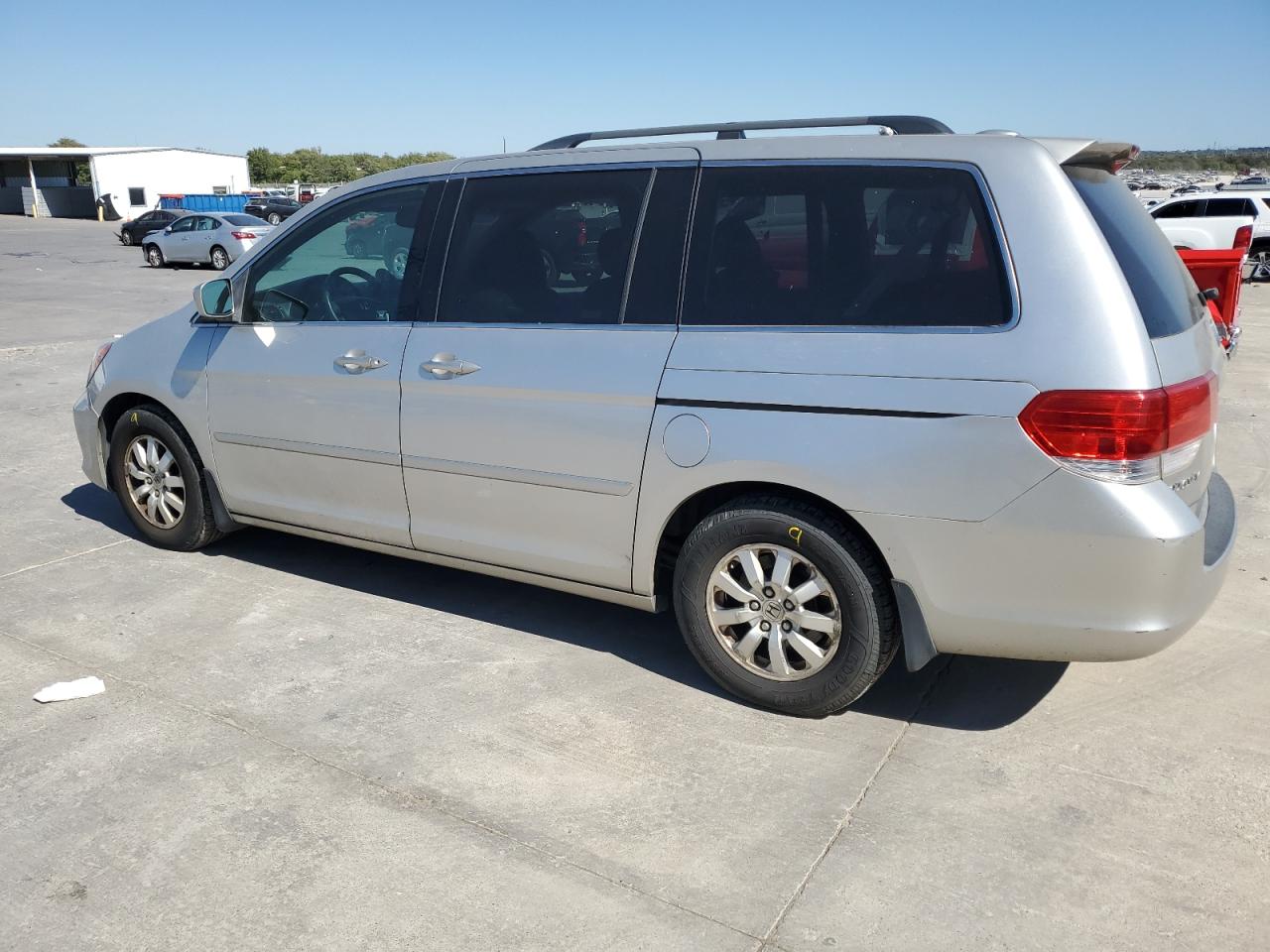 2008 Honda Odyssey - Image 2