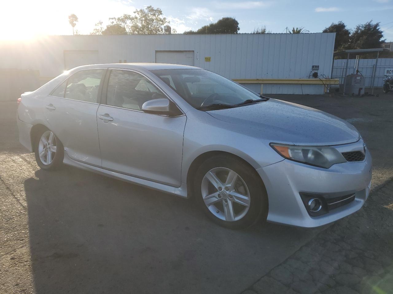 VIN 4T1BF1FK4EU770378 2014 TOYOTA CAMRY no.4