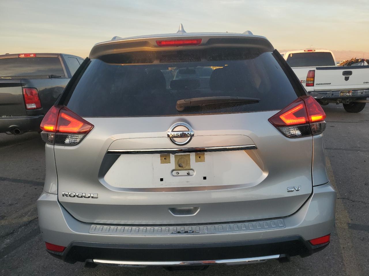 2017 Nissan Rogue S VIN: JN8AT2MT8HW143934 Lot: 77160674