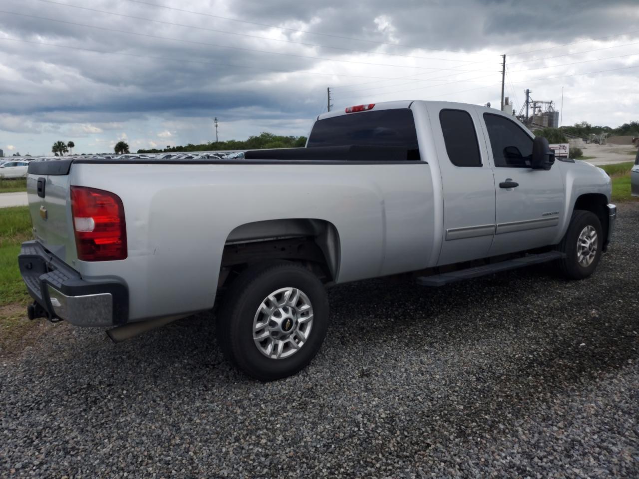 2013 Chevrolet Silverado - Image 3