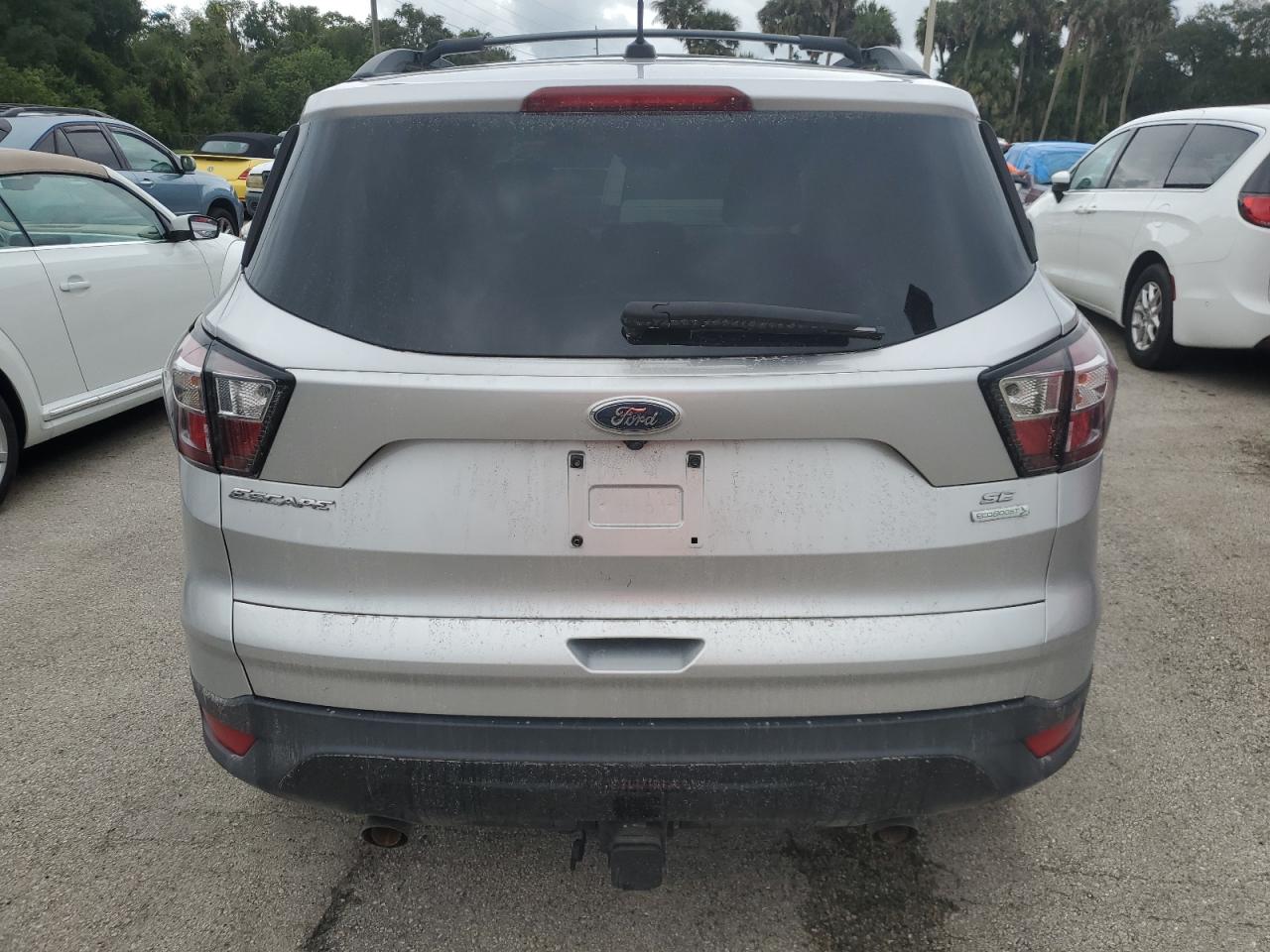 1FMCU0G90HUE09329 2017 Ford Escape Se