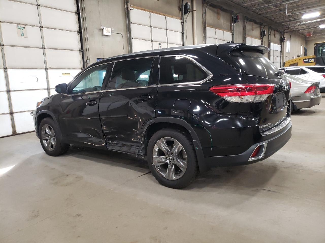 2018 Toyota Highlander - Image 2