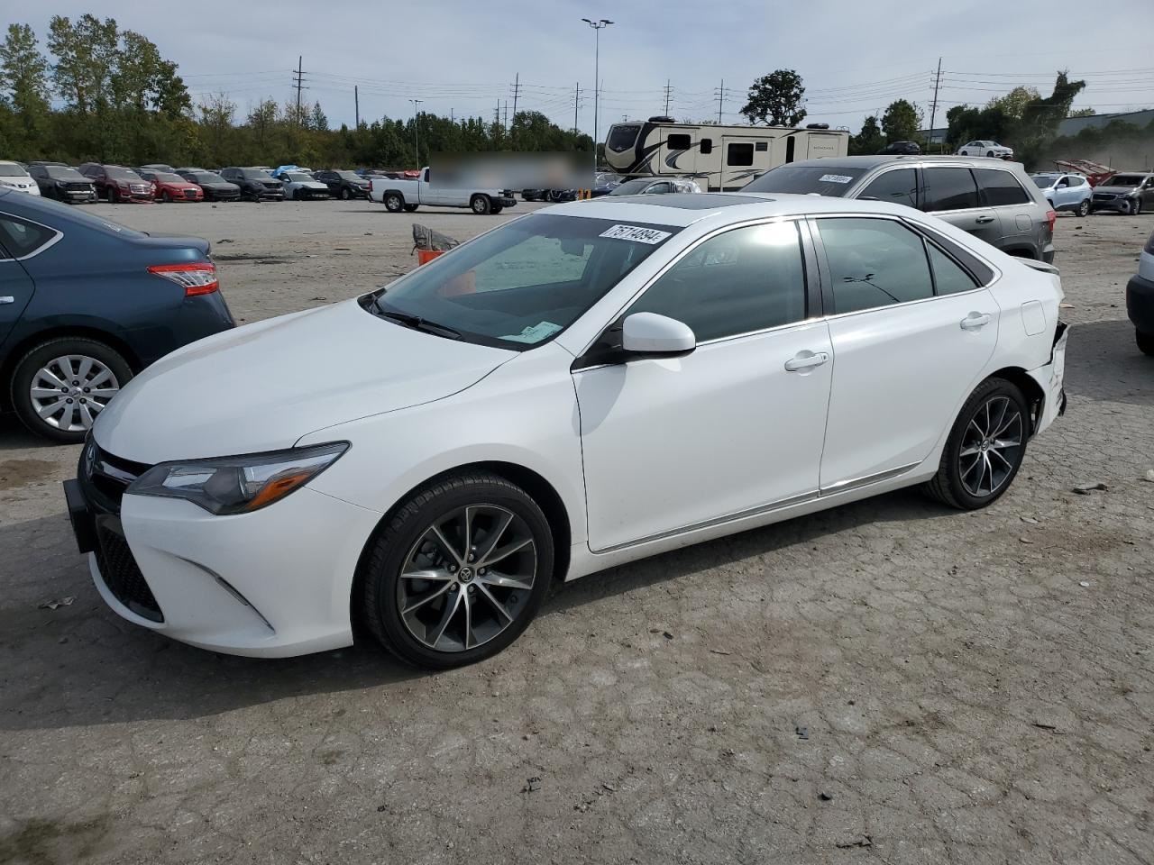 2016 Toyota Camry Le იყიდება Bridgeton-ში, MO - Rear End