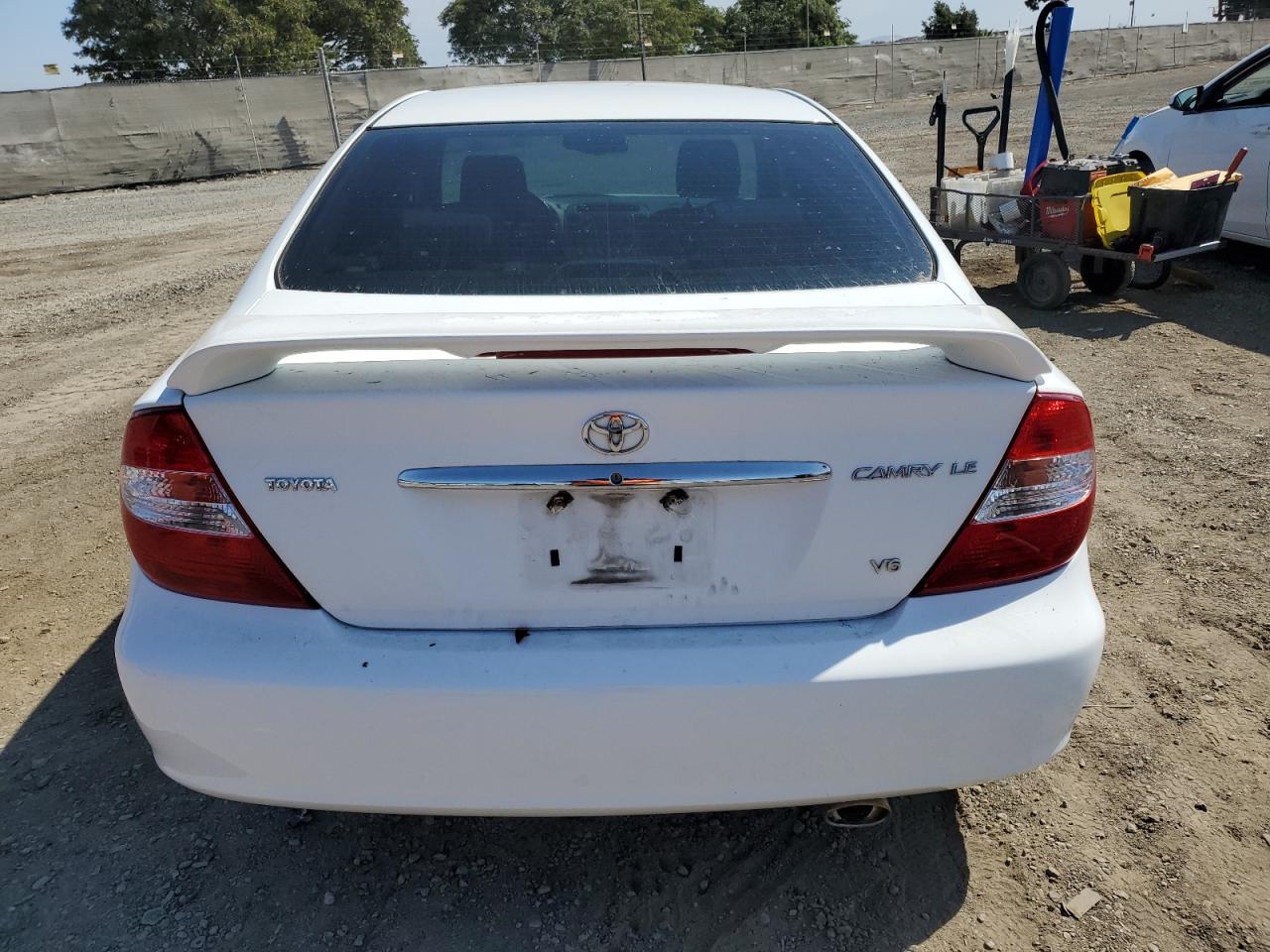 2003 Toyota Camry Le VIN: 4T1BF32K93U059564 Lot: 73094254