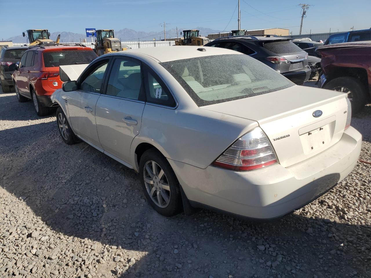 2009 Ford Taurus - Image 2