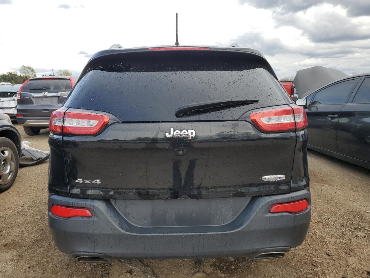 2017 Jeep Cherokee Latitude VIN: 1C4PJMCS1HW576284 Lot: 75712304