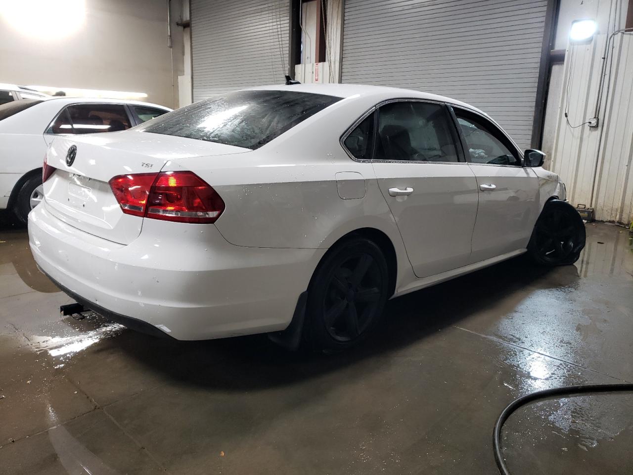 2015 Volkswagen Passat - Image 3