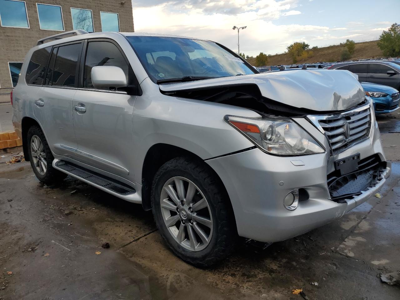 2011 Lexus LX - Image 4