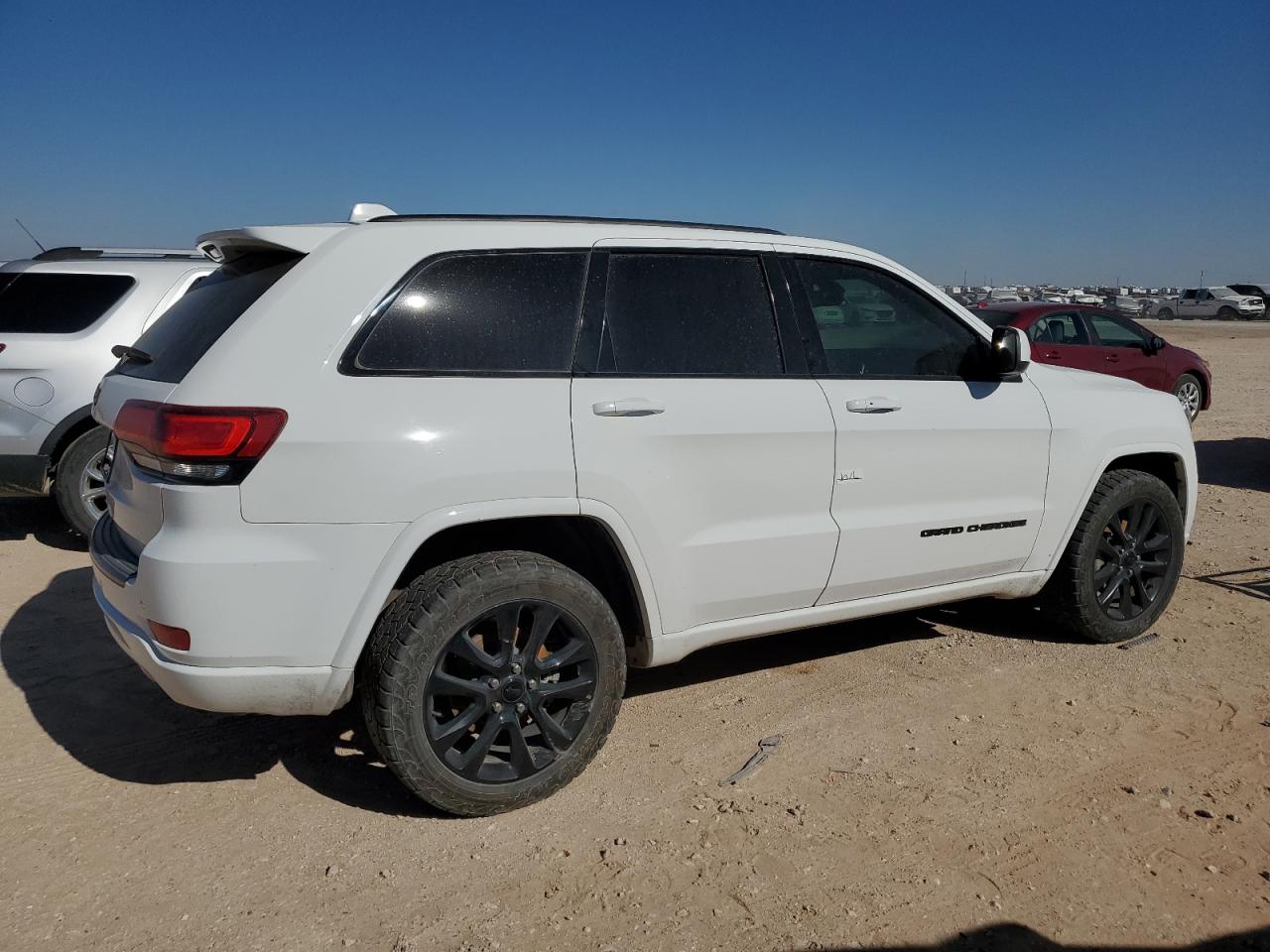 2018 Jeep Grand Cherokee - Image 3