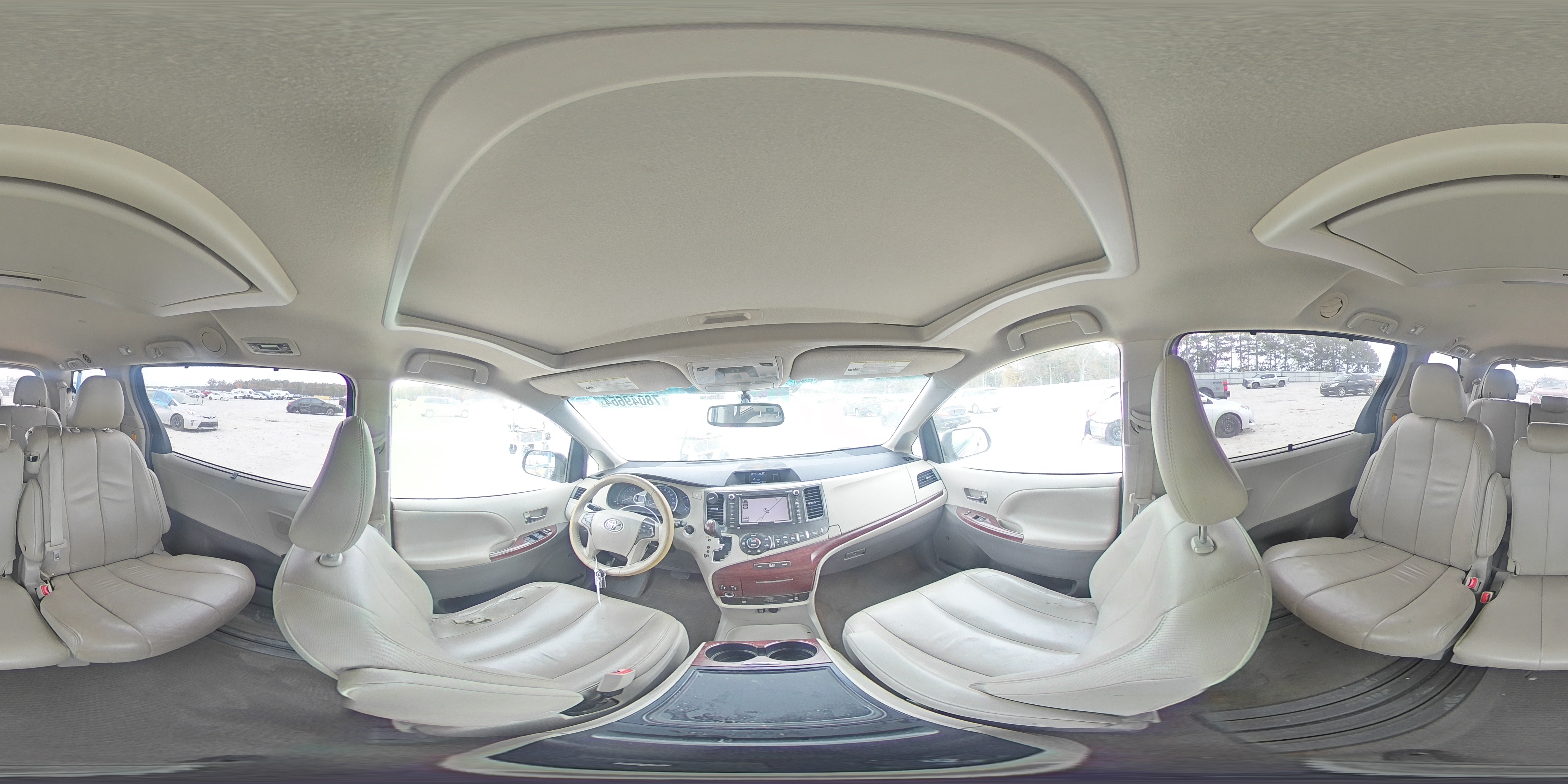 2014 Toyota Sienna - Image 13