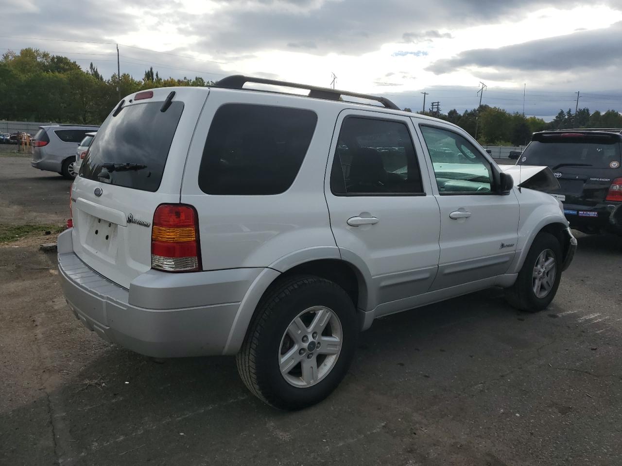 2007 Ford Escape - Image 3