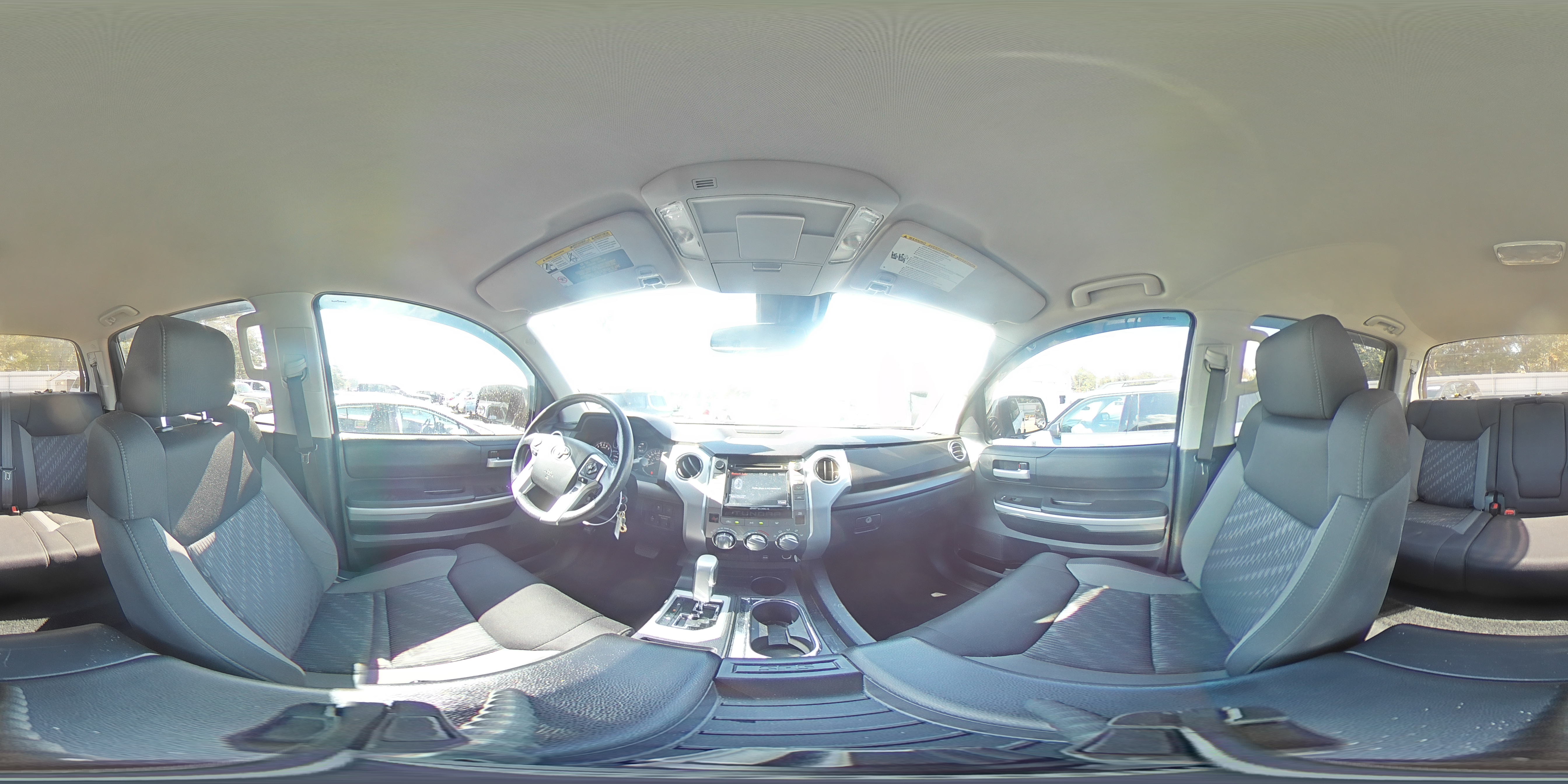 2018 Toyota Tundra - Image 14