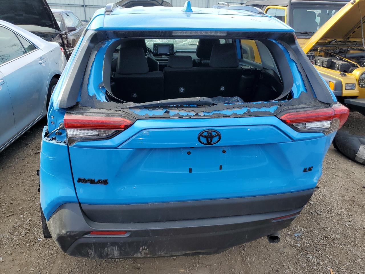 2T3H1RFV0MW137402 2021 Toyota Rav4 Le