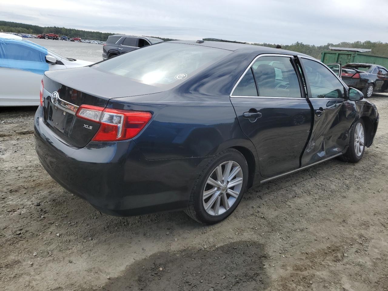 VIN 4T1BF1FK4DU270641 2013 TOYOTA CAMRY no.3