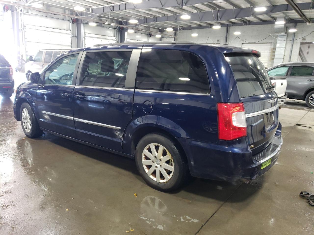 2014 Chrysler Town & Country - Image 2