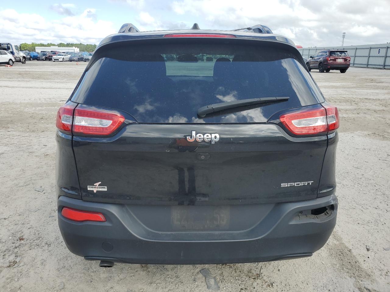 1C4PJLAB2GW257486 2016 Jeep Cherokee Sport