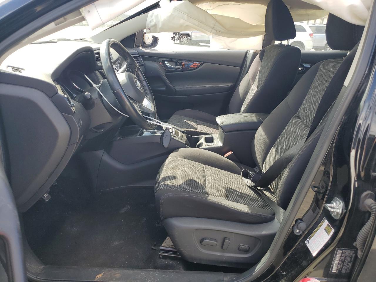2019 Nissan Rogue - Image 7