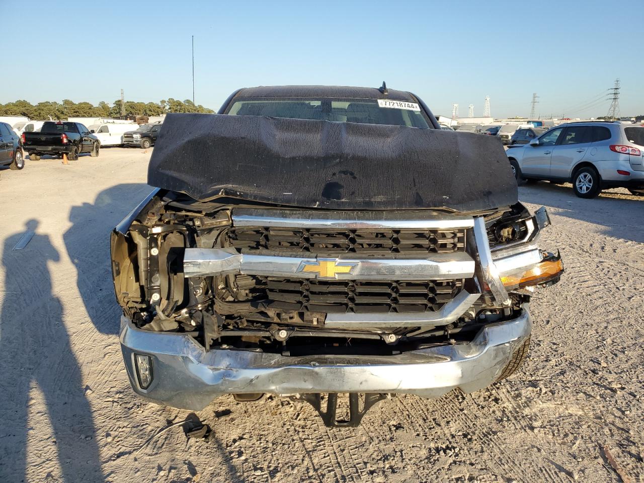 2018 Chevrolet Silverado C1500 Lt VIN: 3GCPCRECXJG175592 Lot: 77218744