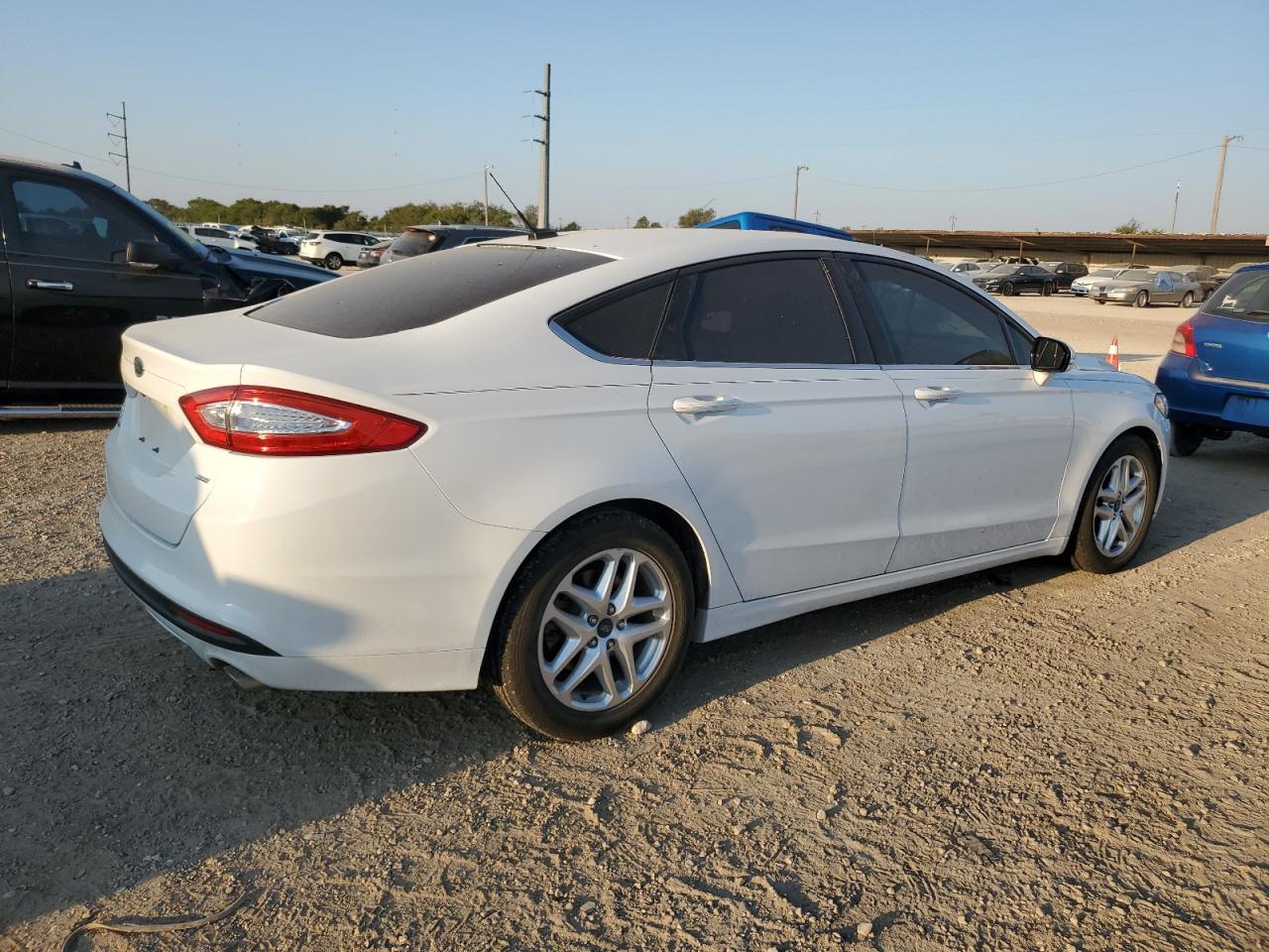 1FA6P0H73F5107777 2015 Ford Fusion Se