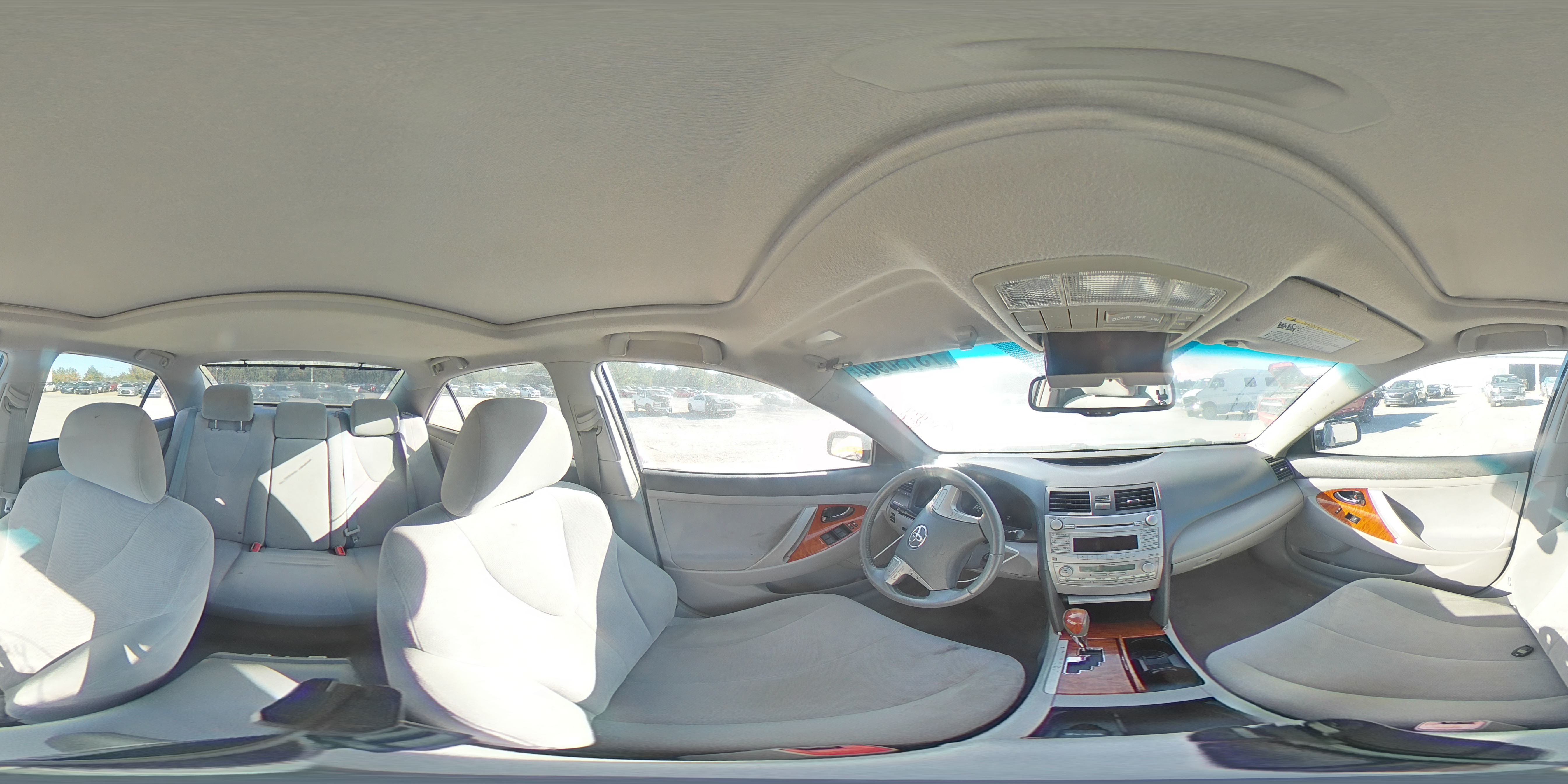 2010 Toyota Camry - Image 13