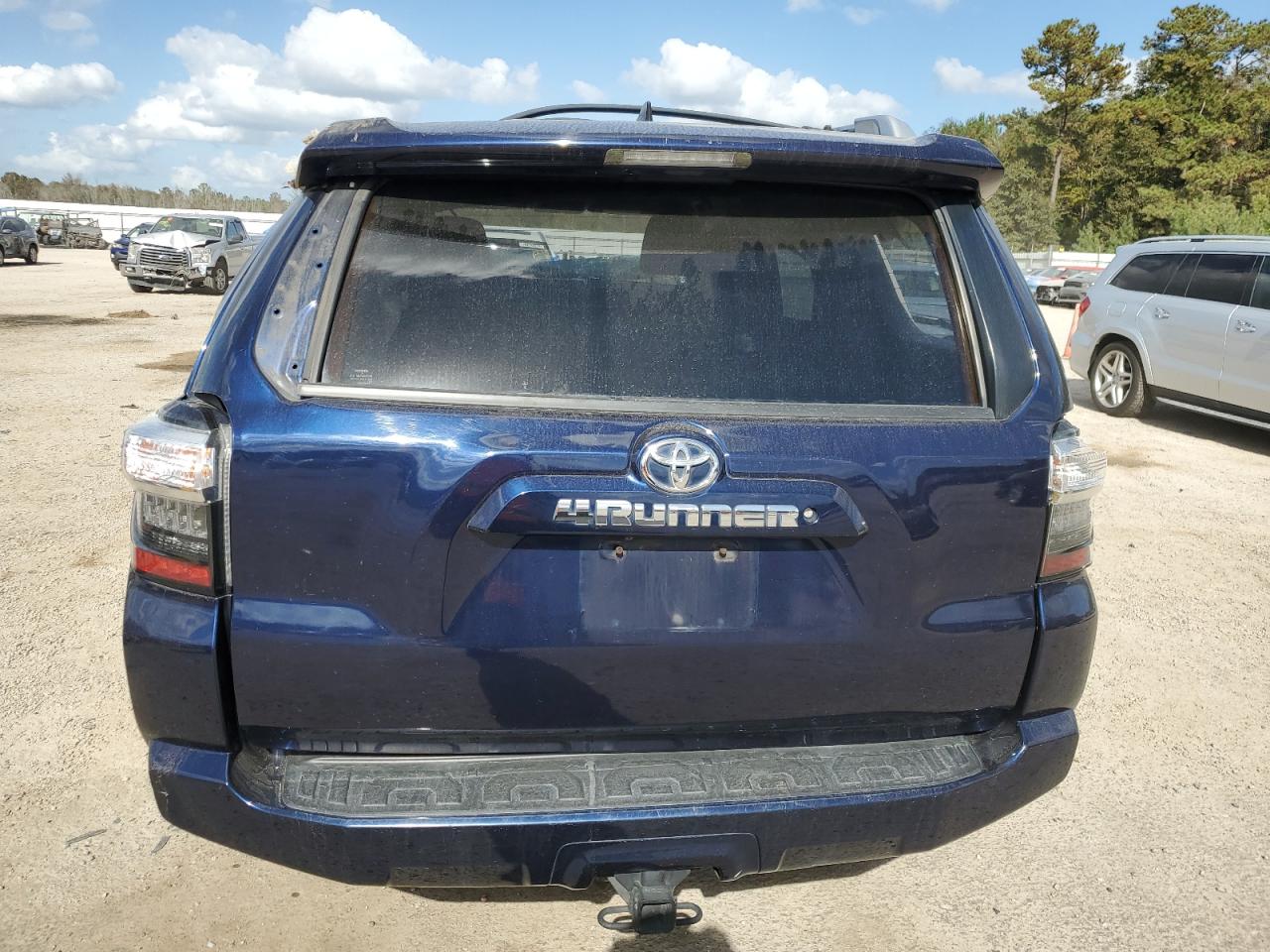 2017 Toyota 4Runner - Image 6