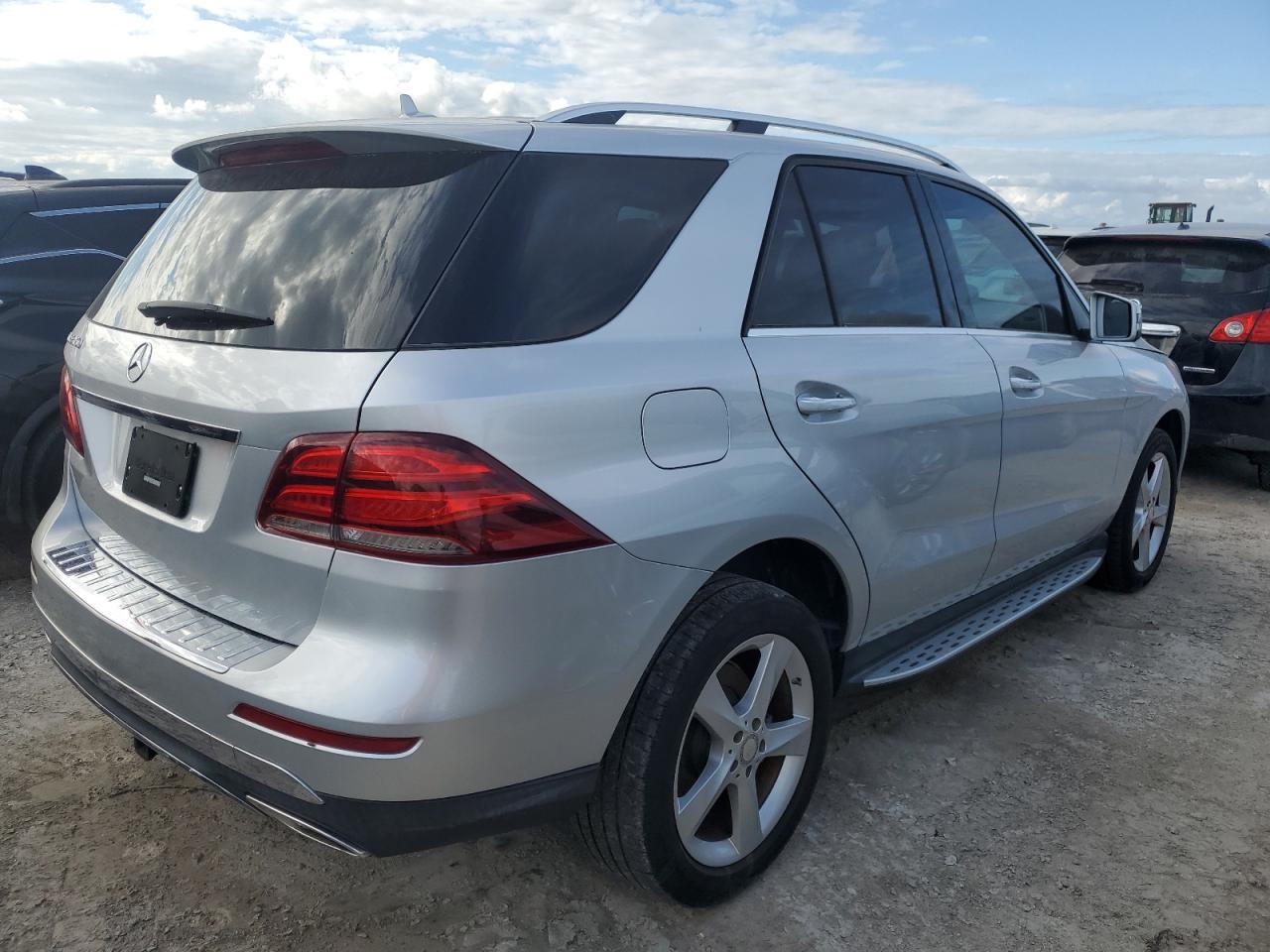 VIN 4JGDA5JB3GA680262 2016 MERCEDES-BENZ GLE-CLASS no.3