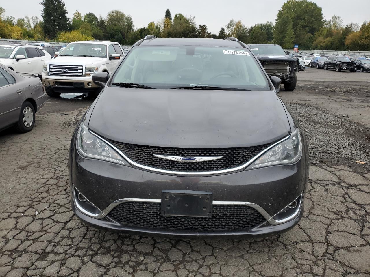 2018 Chrysler Pacifica - Image 5