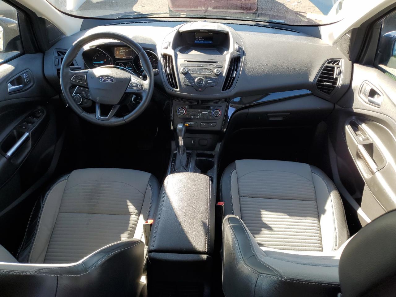 1FMCU9GD2JUA45820 2018 Ford Escape Se