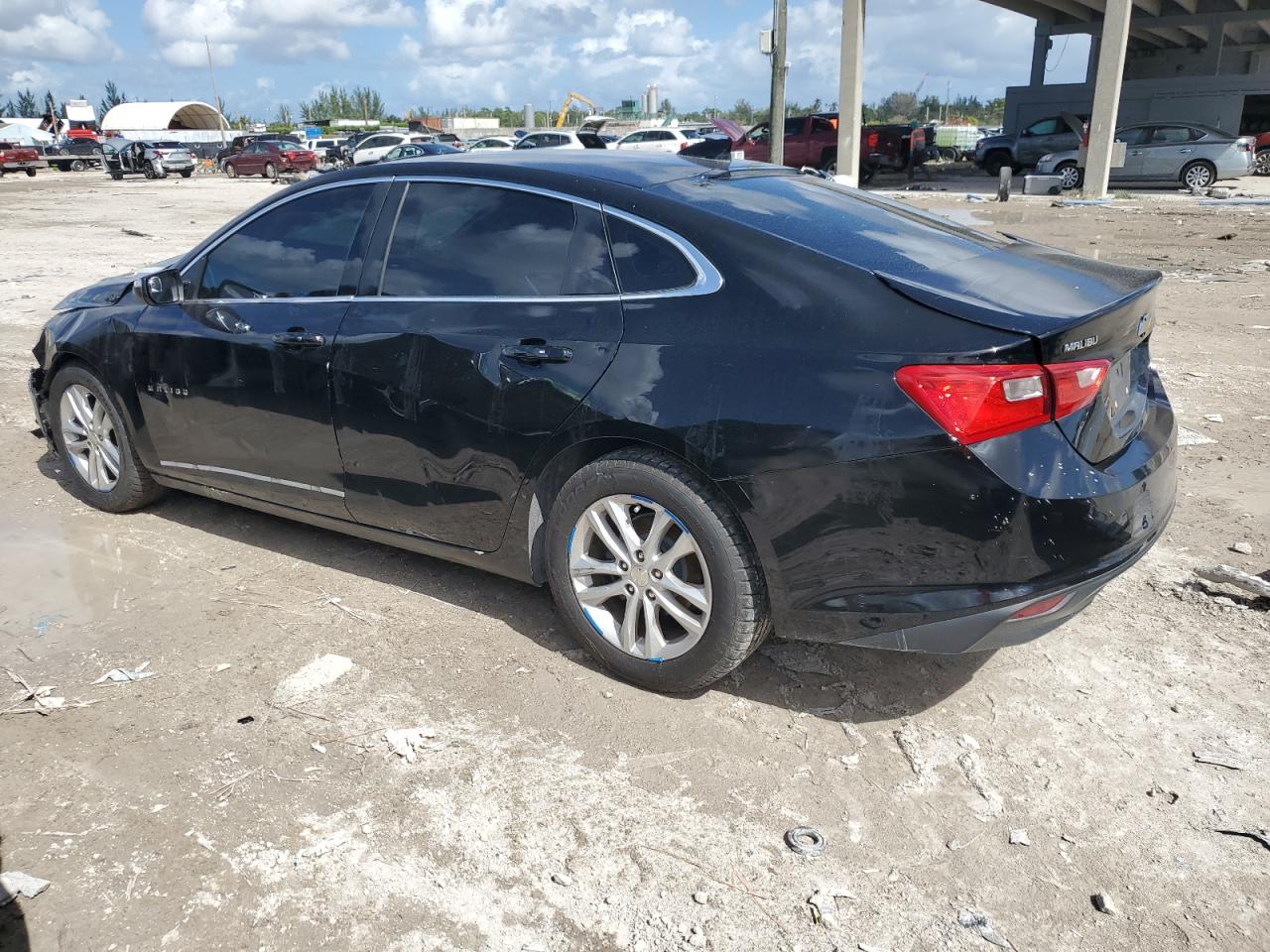 VIN 1G1ZE5ST7HF212618 2017 CHEVROLET MALIBU no.2