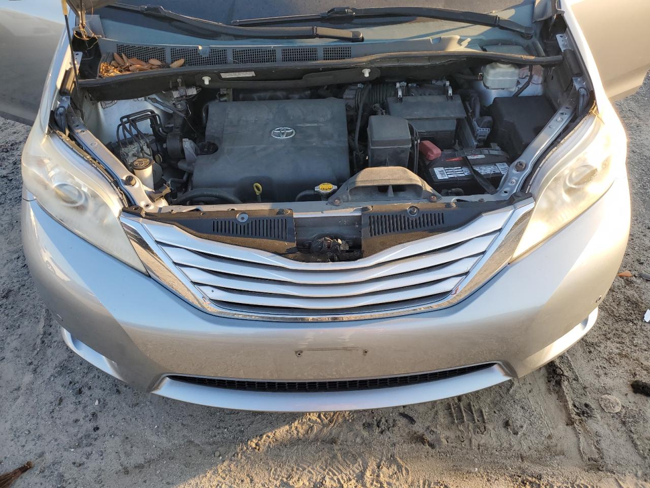 5TDDK3DCXDS054488 2013 Toyota Sienna Xle