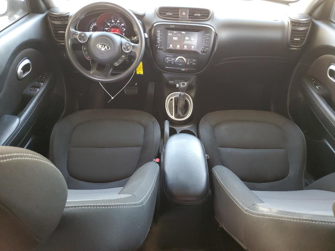 KNDJP3A58J7511055 2018 Kia Soul +