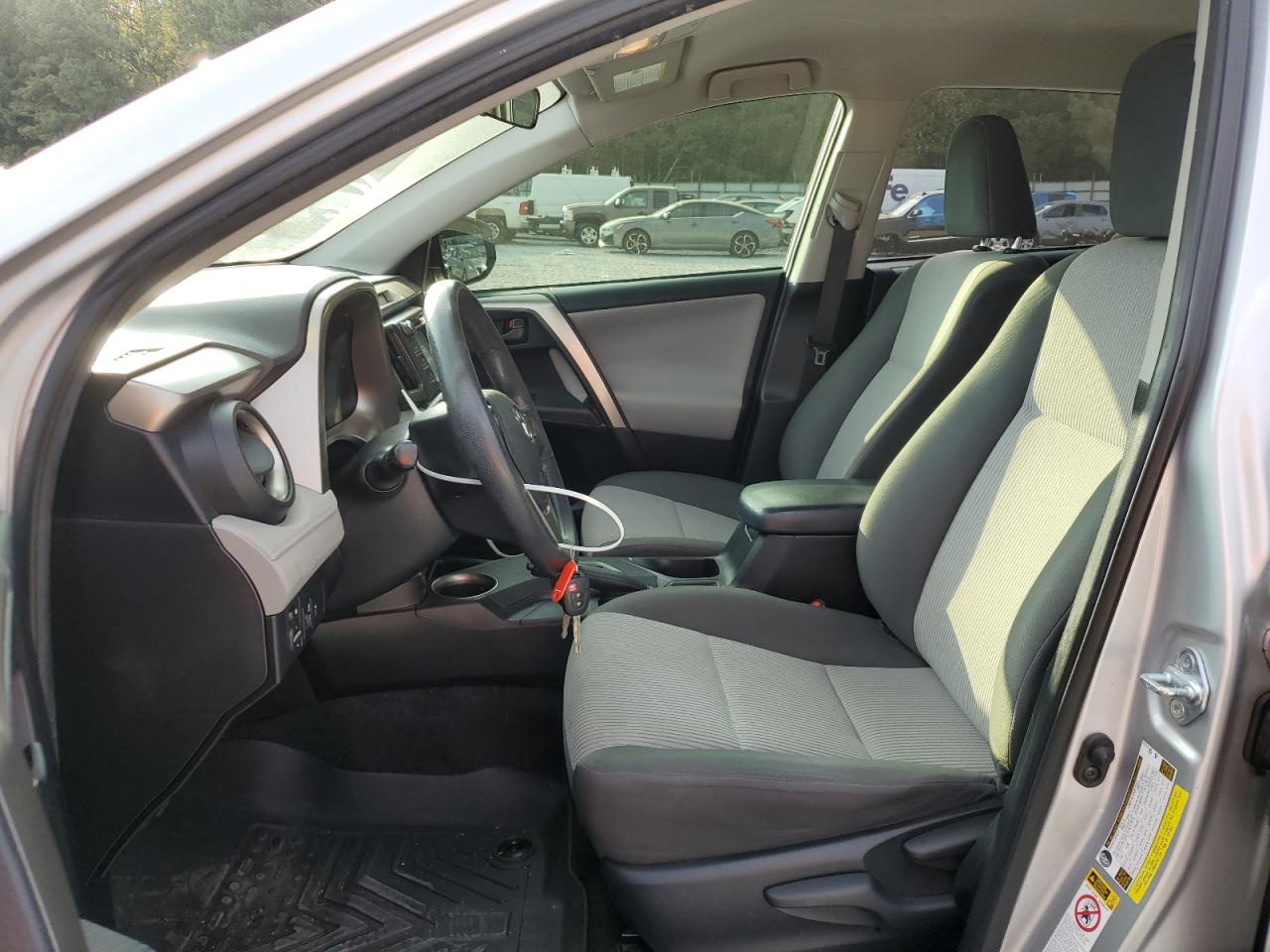 2015 Toyota RAV 4 - Image 7
