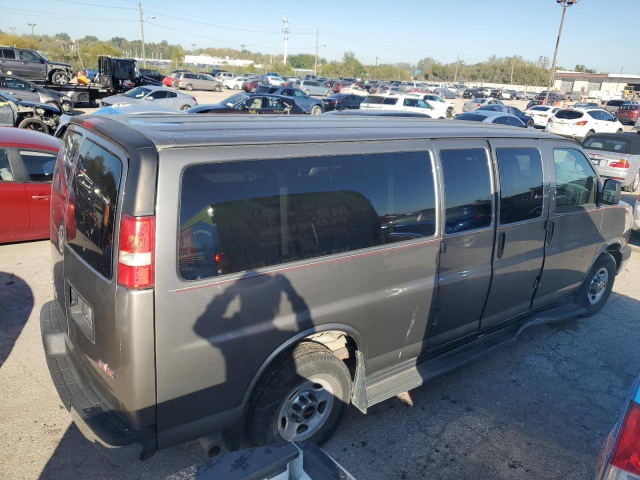 2012 GMC Savana - Image 3
