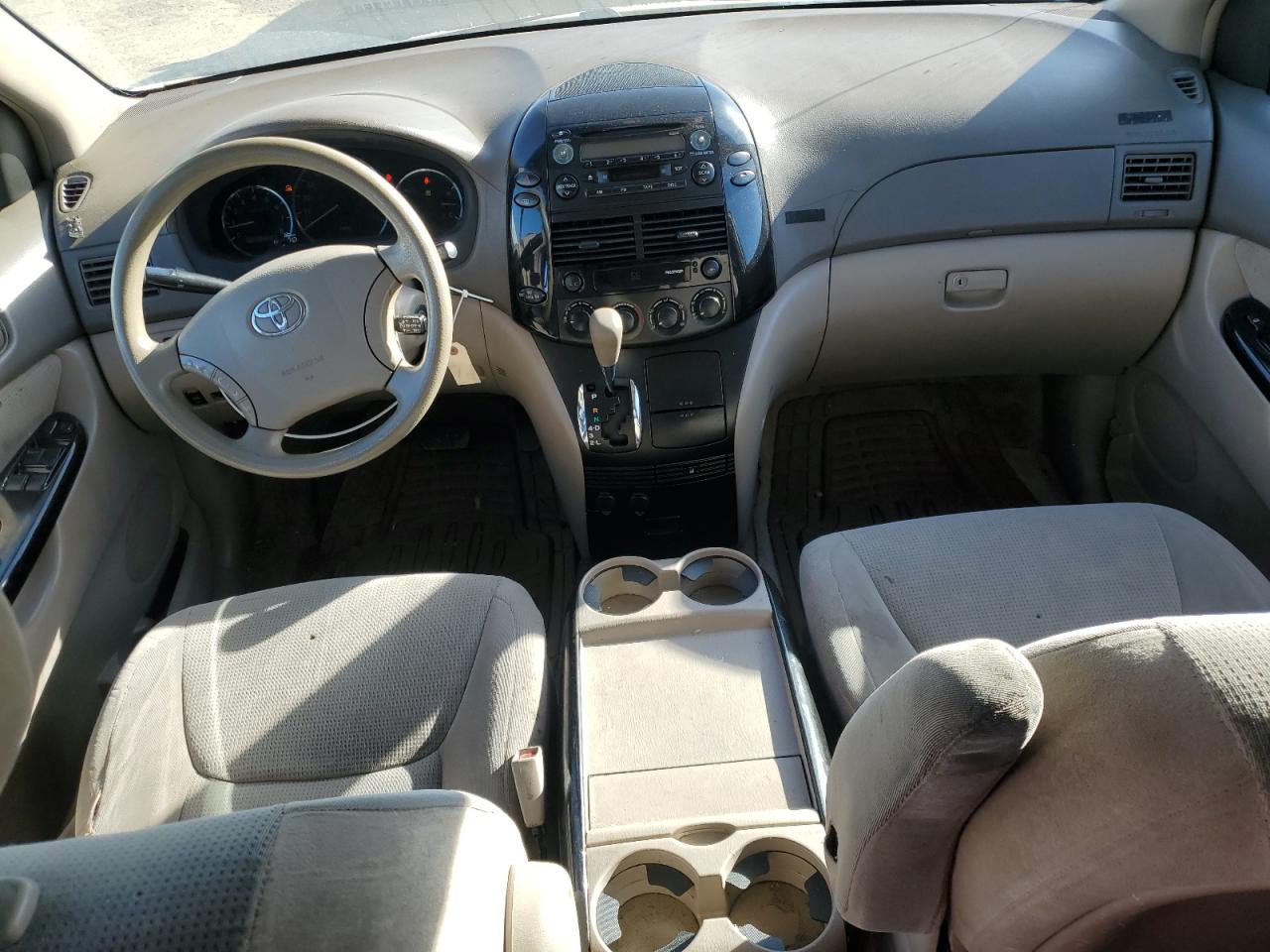 2004 Toyota Sienna - Image 8