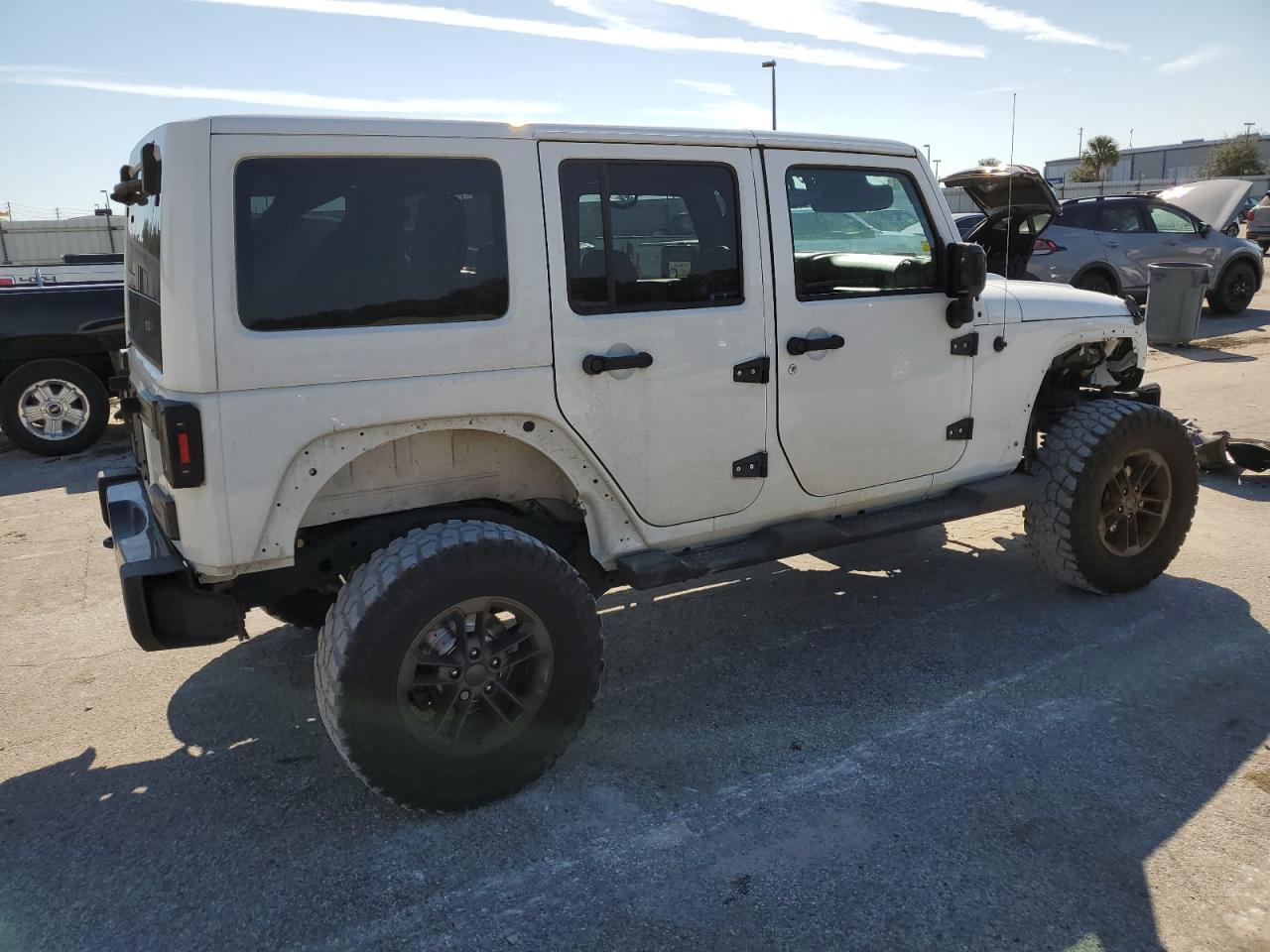 1C4BJWEG8FL745035 2015 Jeep Wrangler Unlimited Sahara