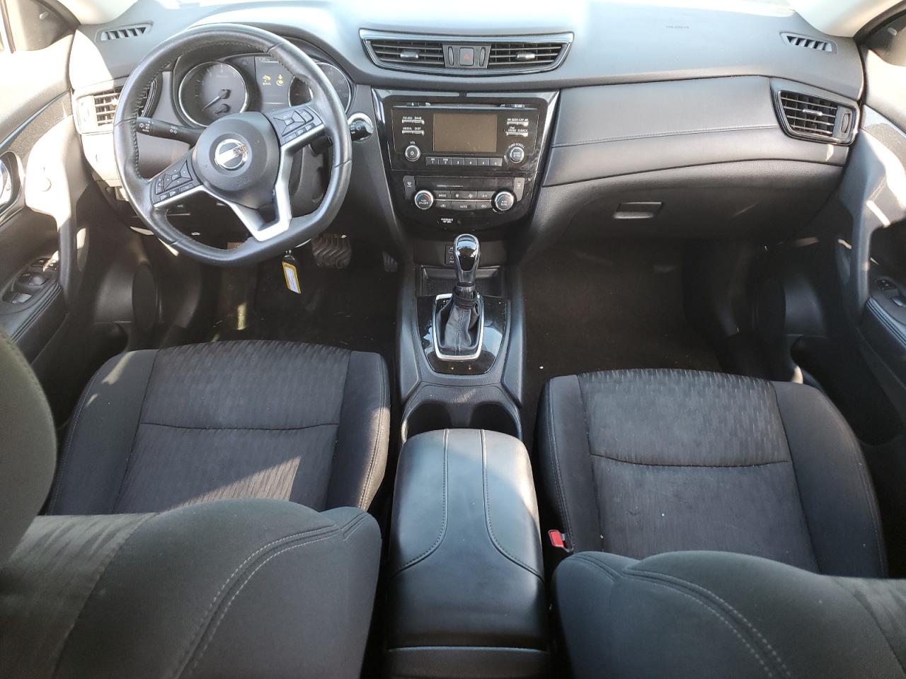 2017 Nissan Rogue - Image 8