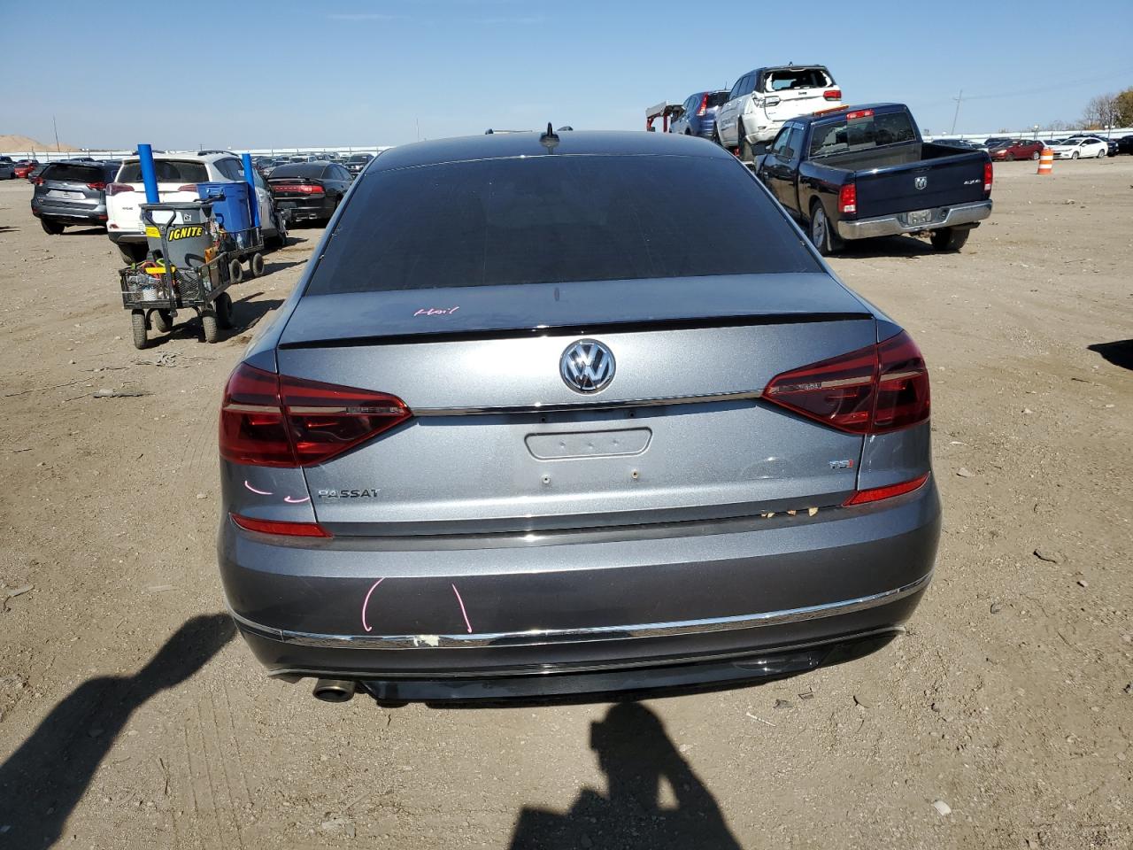 2017 Volkswagen Passat - Image 6