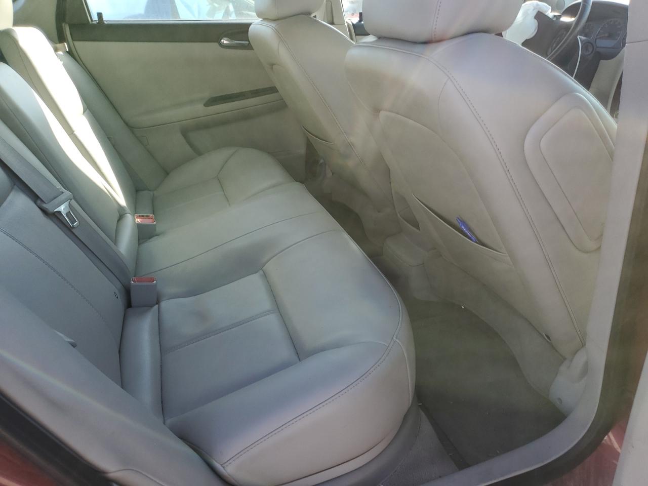2011 Chevrolet Impala - Image 10