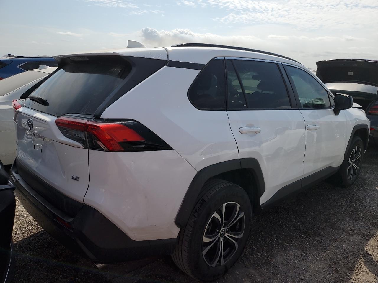 2019 Toyota RAV 4 - Image 3