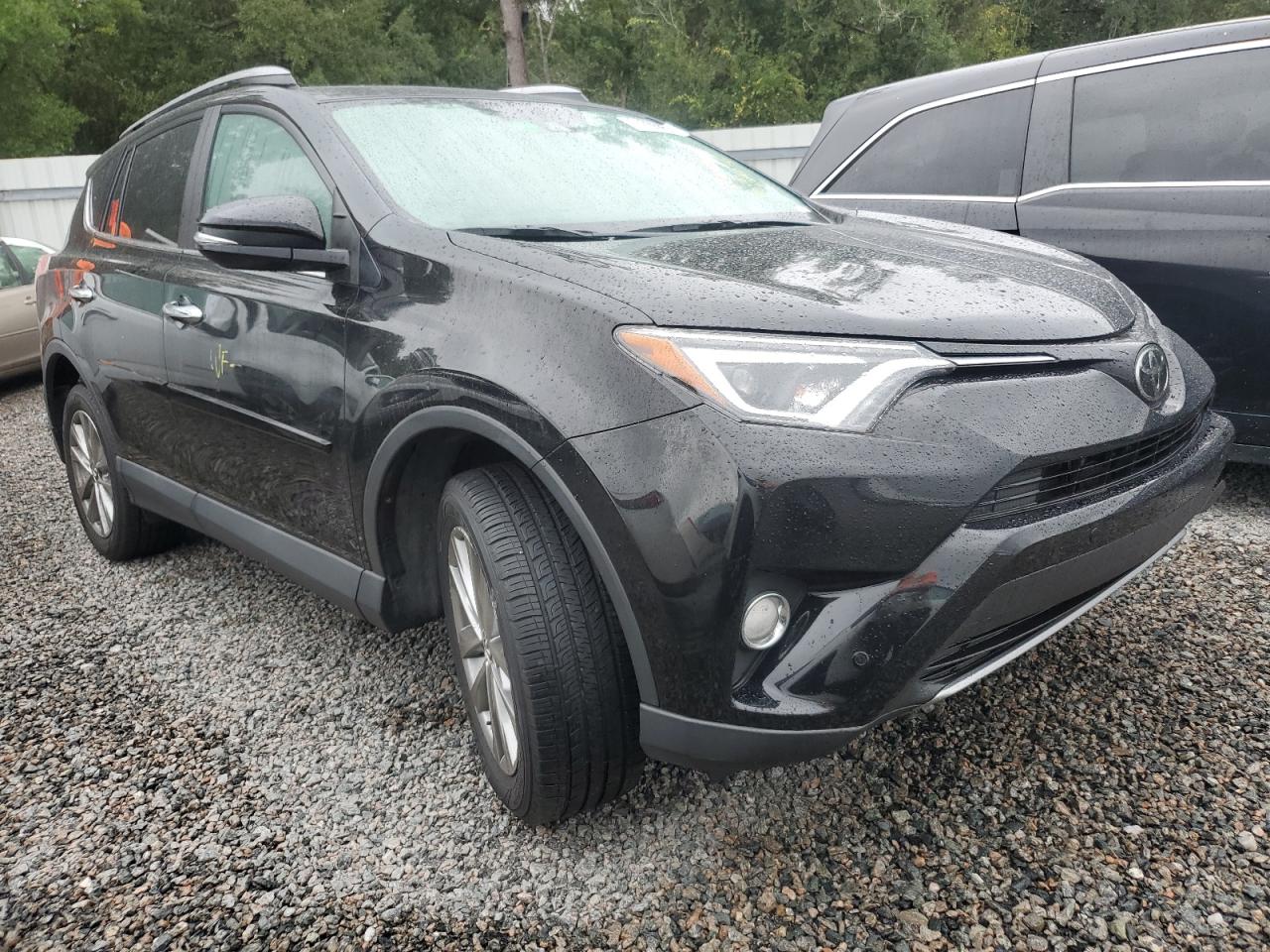 VIN 2T3DFREV7HW621557 2017 TOYOTA RAV4 no.4