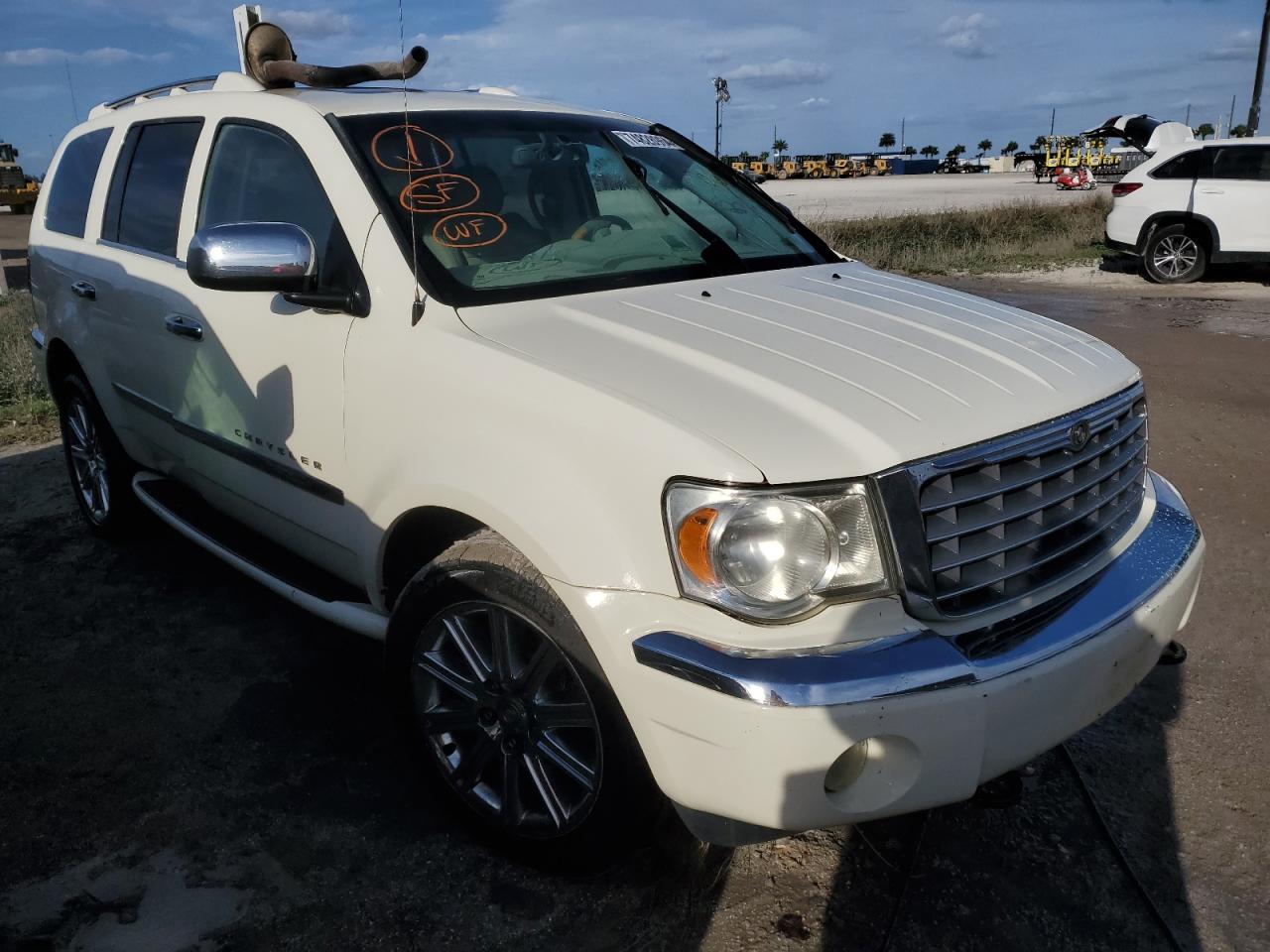 2008 Chrysler Aspen - Image 4