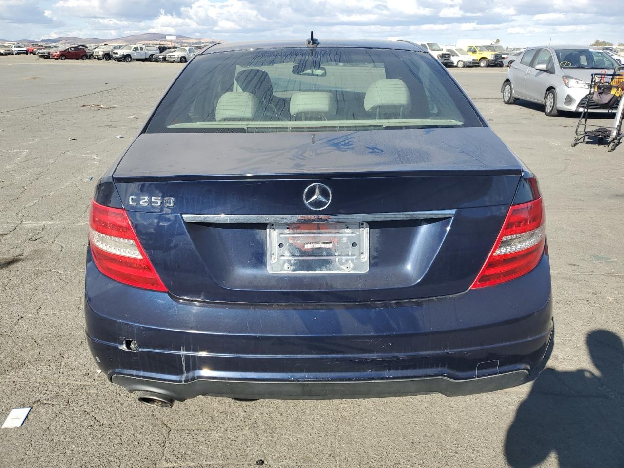 2012 Mercedes-Benz C 250 VIN: WDDGF4HB4CA724613 Lot: 78059484