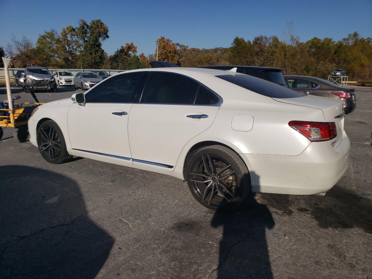 2010 Lexus ES - Image 2
