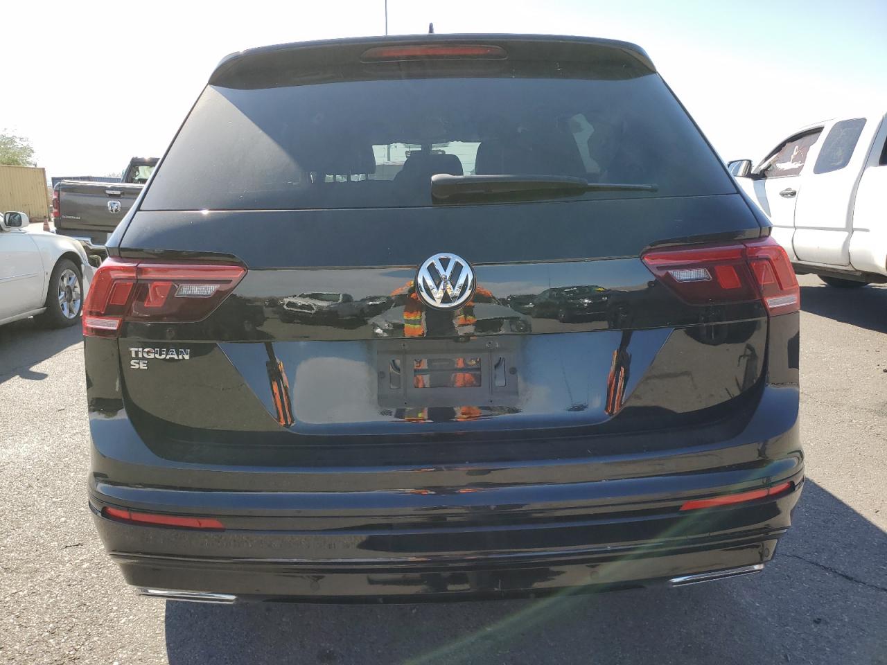 3VV3B7AX5MM137628 2021 Volkswagen Tiguan Se