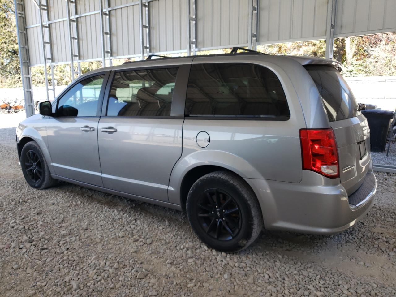 2019 Dodge Caravan - Image 2