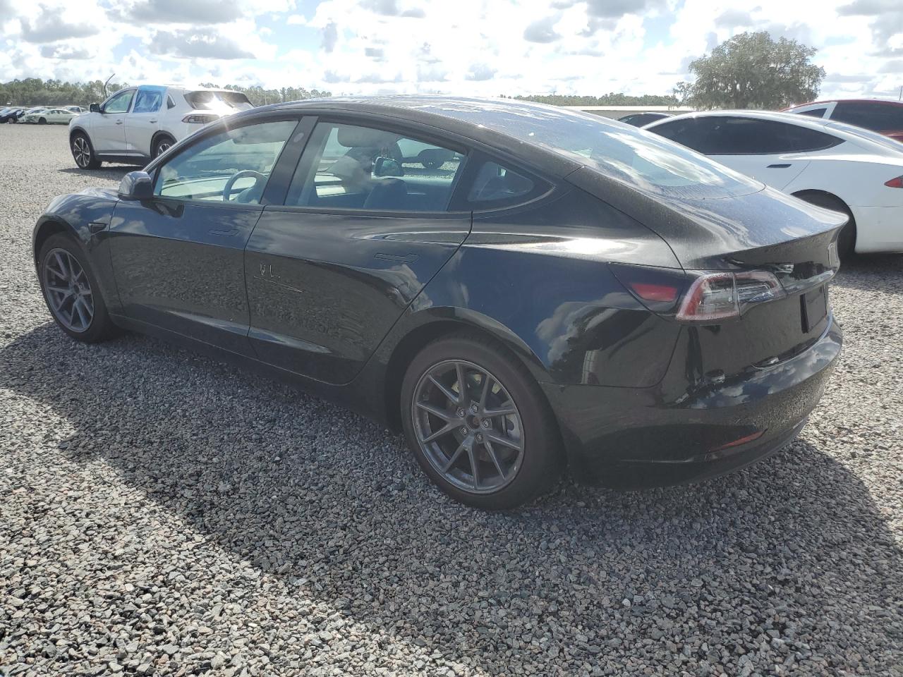 5YJ3E1EA0PF455481 2023 TESLA MODEL 3 - Image 2