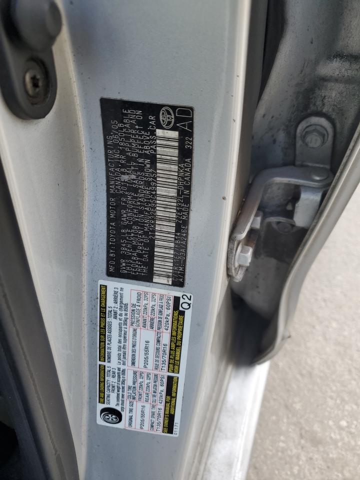 2005 Toyota Corolla - Image 13