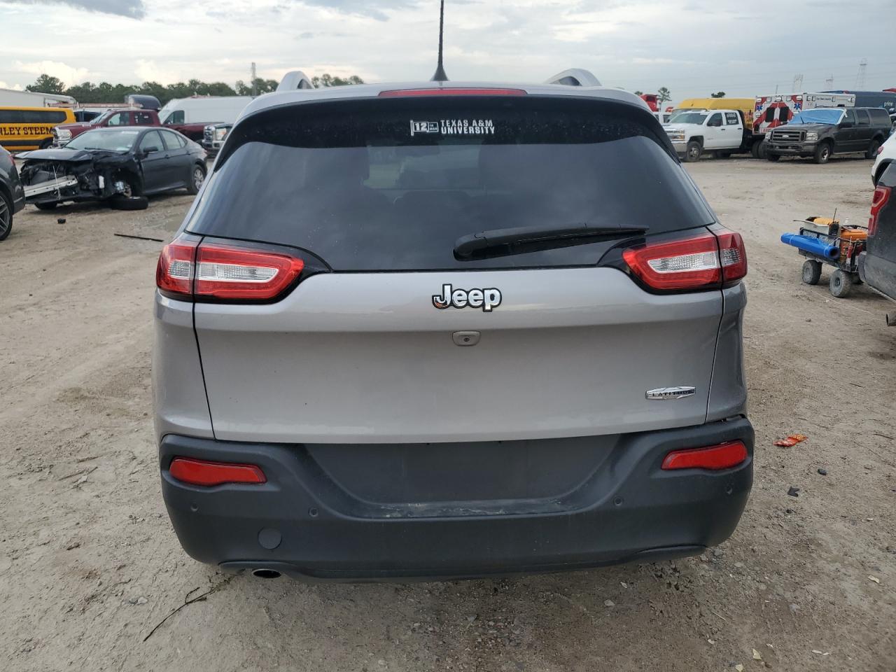 2018 Jeep Cherokee Latitude Plus VIN: 1C4PJLLB4JD524028 Lot: 78141214